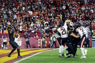 bears-commanders-hail-mary