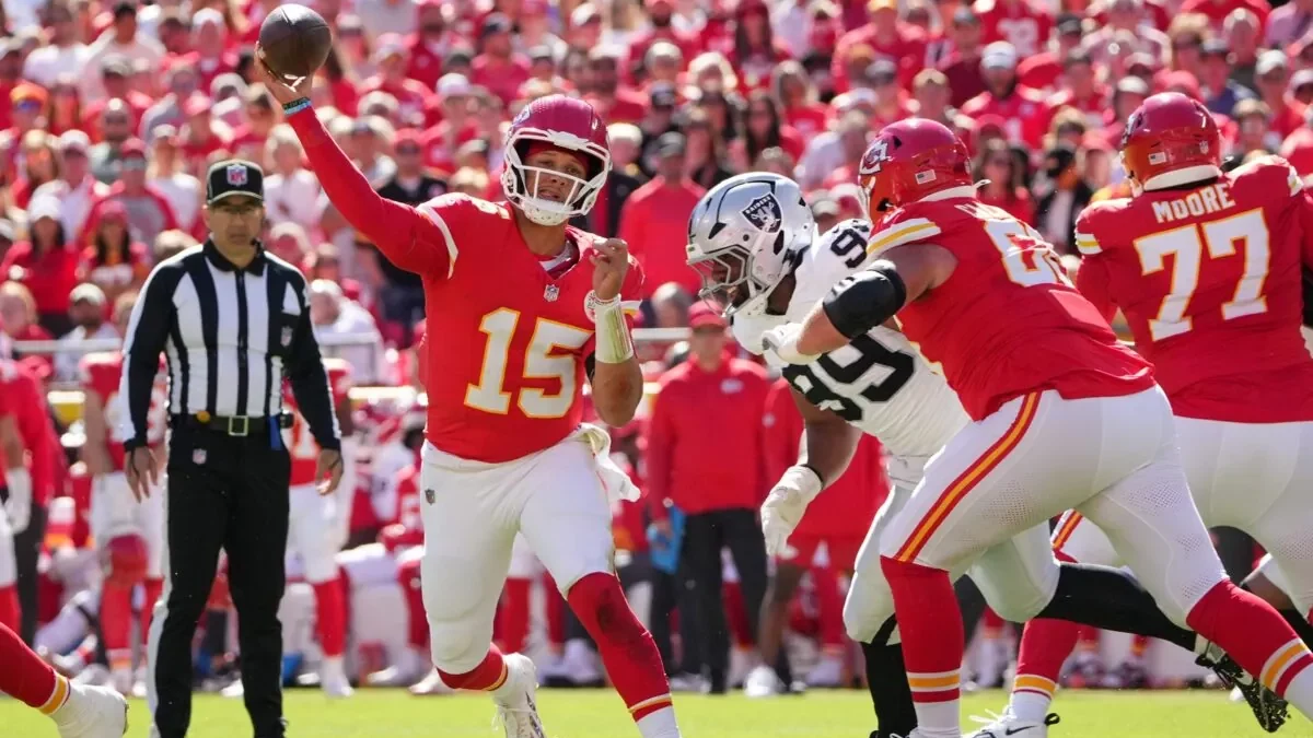 chiefs-commanders