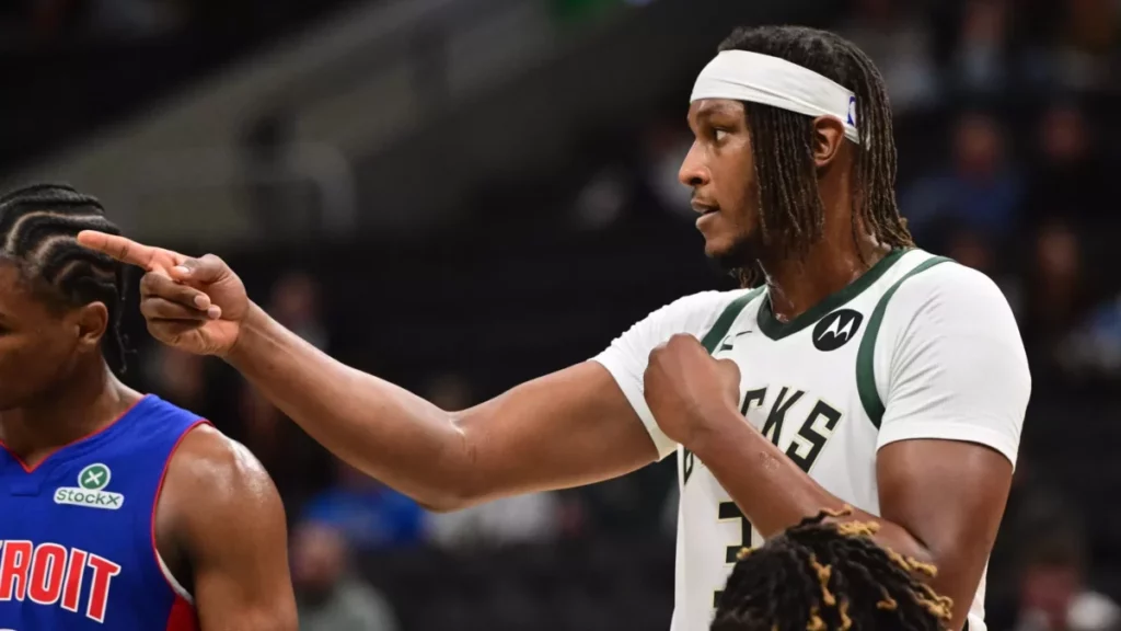 Milwaukee-Bucks-vs.-Toronto-Raptors