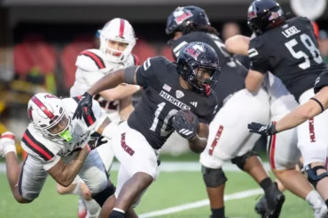 Western-Michigan-Broncos-at-Northern-Illinois-Huskies