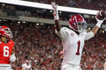 SEC Championship Showdown- Crippled Bulldogs Face Crimson Tide in High-Stakes Rematch