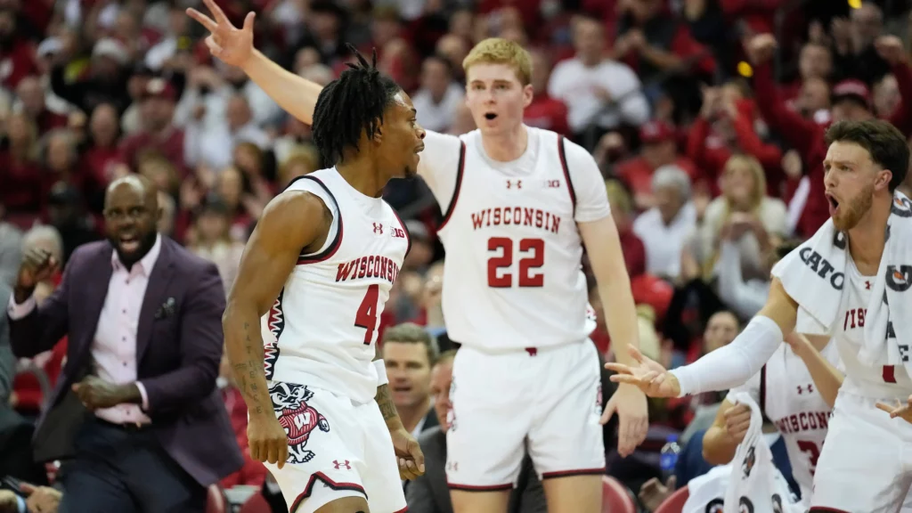 Wisconsin Badgers vs. Illinois Fighting